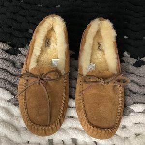 UGG Slippers (SN 5612)